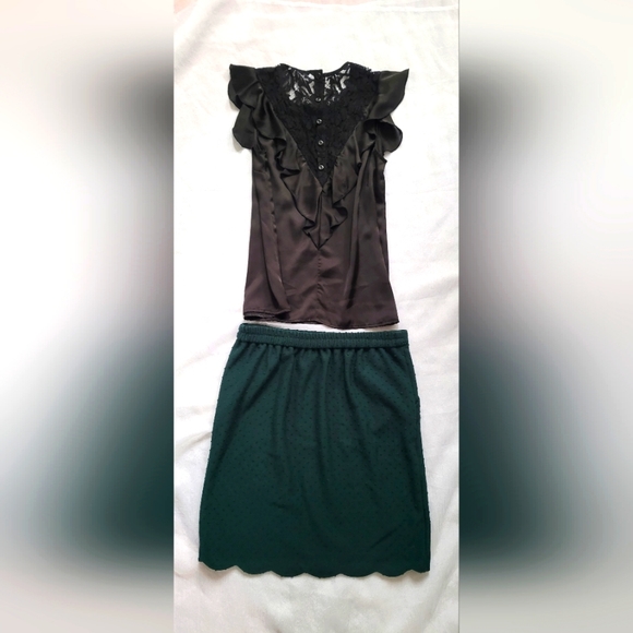 Skies Are Blue Accessories - NWOT! Silky Top Lace Miniskirt Women's Bundle Size Small